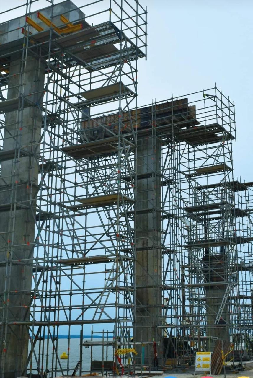Estructuras y trabajos en una obra